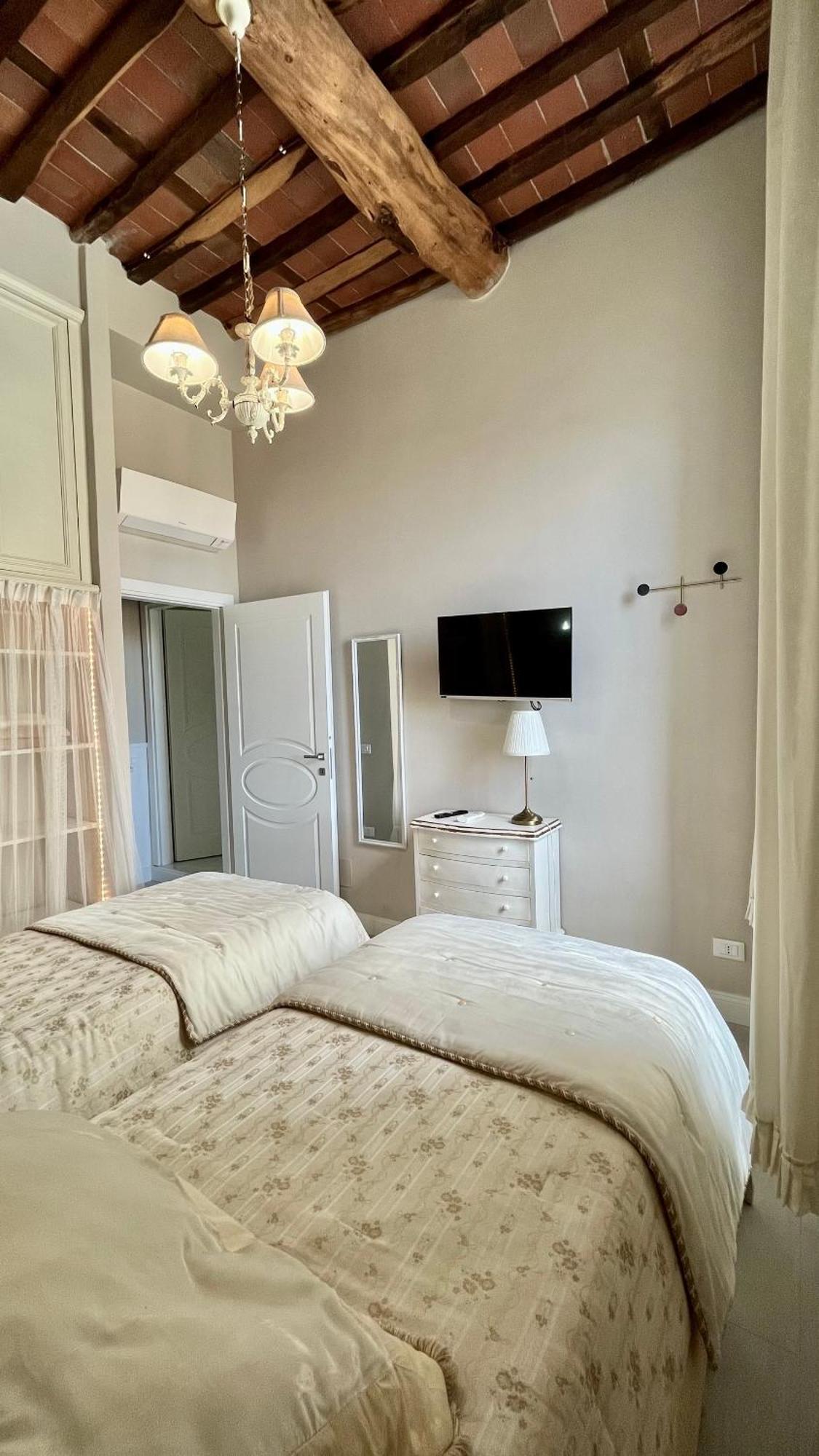 Belvedere Luxury Apartment, View On The Lucca Walls 외부 사진
